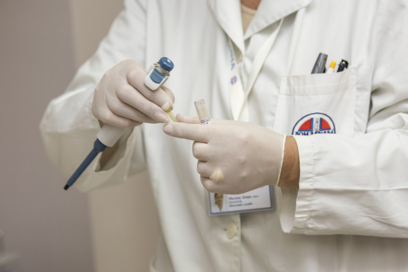prothesiste-BEAULIEU SUR MER-min_person-white-care-medicine-health-laboratory-917211-pxhere.com